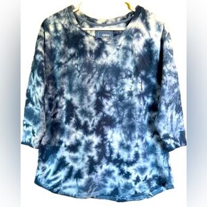 Sonoma tie dye 3/4 sleeve crewneck sweatshirt.  Women’s size Medium